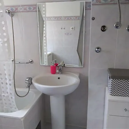 Lilly Apartment *